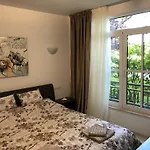 Appartement Flores Garden M *