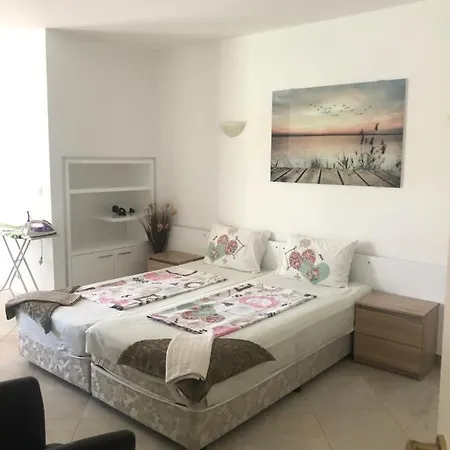 Flores Garden M Апартамент