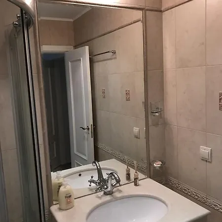 Апартамент Flores Garden M *